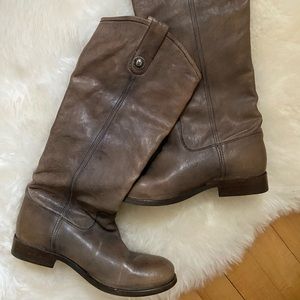 Melissa Frye boots size 6 never worn. Light brown.